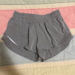 Lululemon Hotty Hot 2.5 in Gray Striped Women's Athletic Shorts size 6